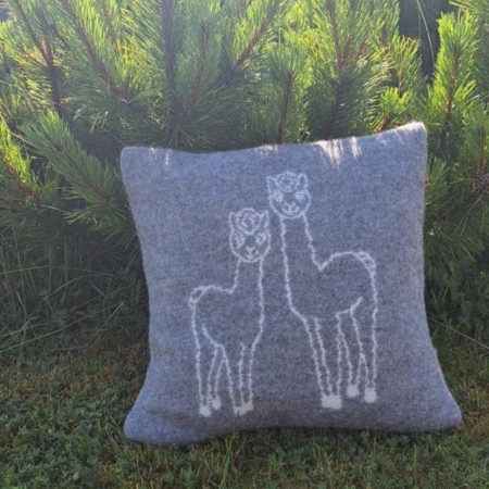 Pynteputetrekk i ull med alpakkamotiv 40×40 cm, grå